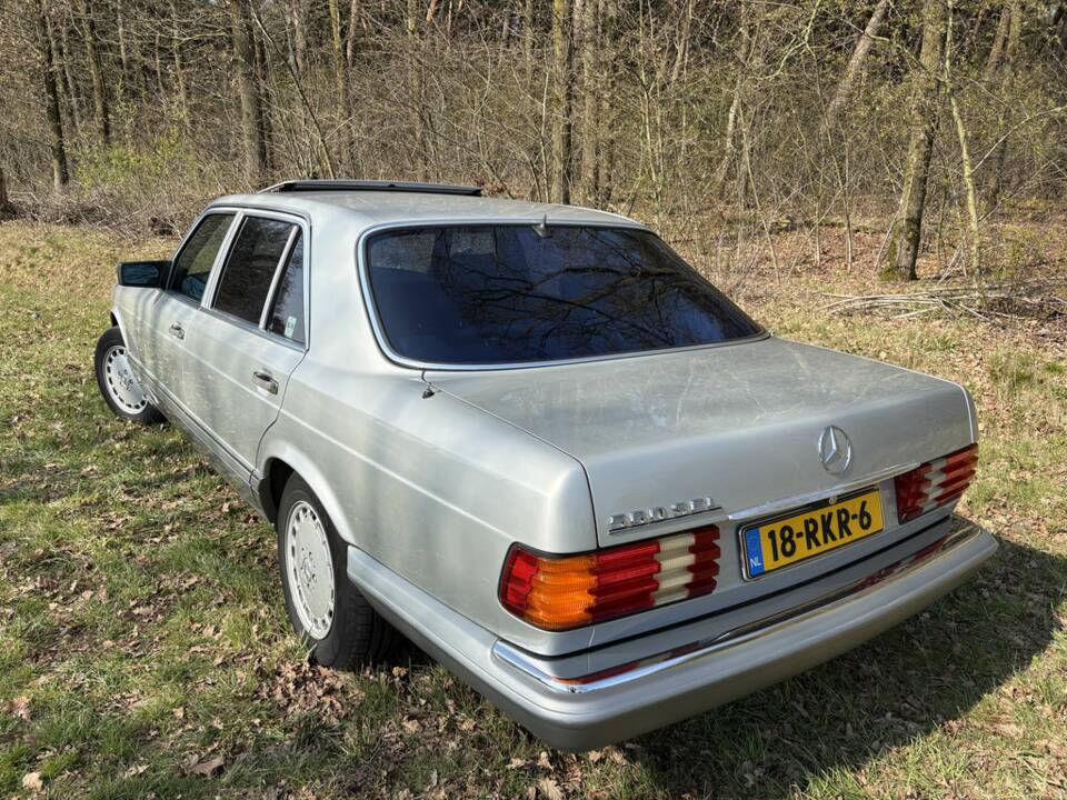Image 7/8 of Mercedes-Benz 560 SEL (1986)
