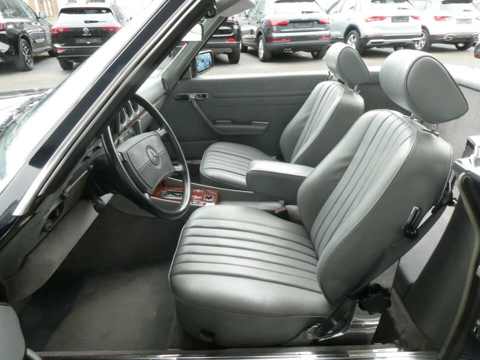 Image 10/25 of Mercedes-Benz 560 SL (1989)
