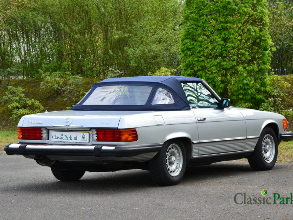 Image 7/50 of Mercedes-Benz 380 SL (1983)