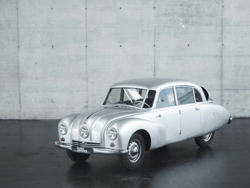 Image 7/50 of Tatra T 87 (1949)