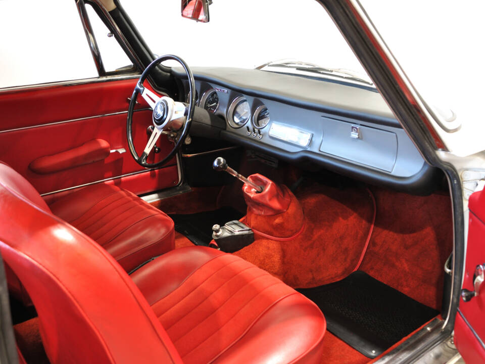 Image 25/30 of Alfa Romeo Giulia 1600 Sprint GT (1964)