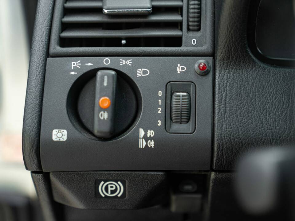 Image 37/50 of Mercedes-Benz C 36 AMG (1995)