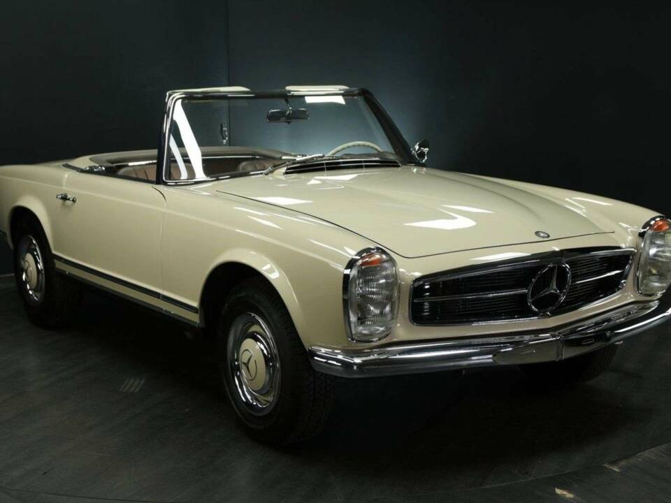 Image 9/50 of Mercedes-Benz 230 SL (1967)