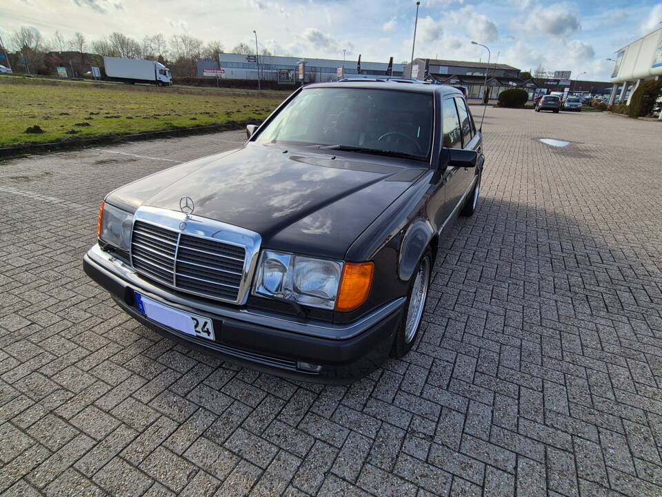 Bild 3/10 von Mercedes-Benz 500 E (1993)