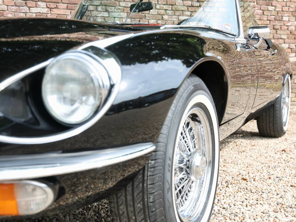 Afbeelding 50/50 van Jaguar E-Type V12 (1974)