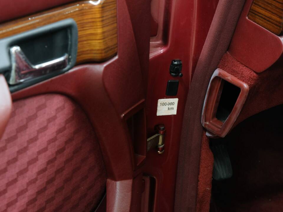 Bild 47/50 von Mercedes-Benz 260 SE (1990)
