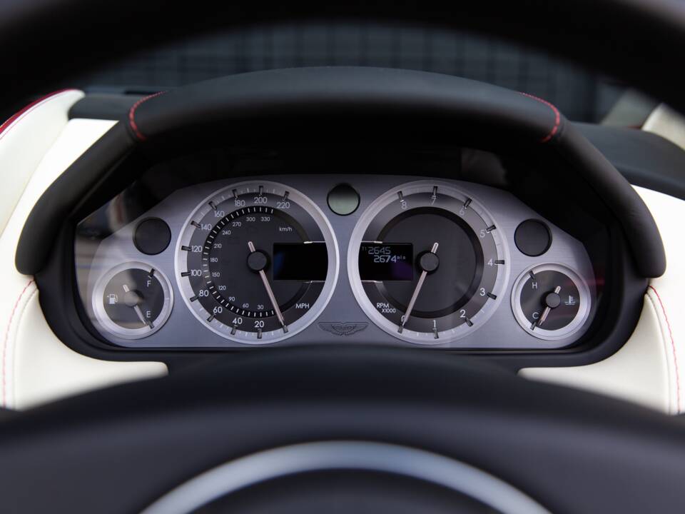 Afbeelding 9/81 van Aston Martin DB 9 Volante (2015)