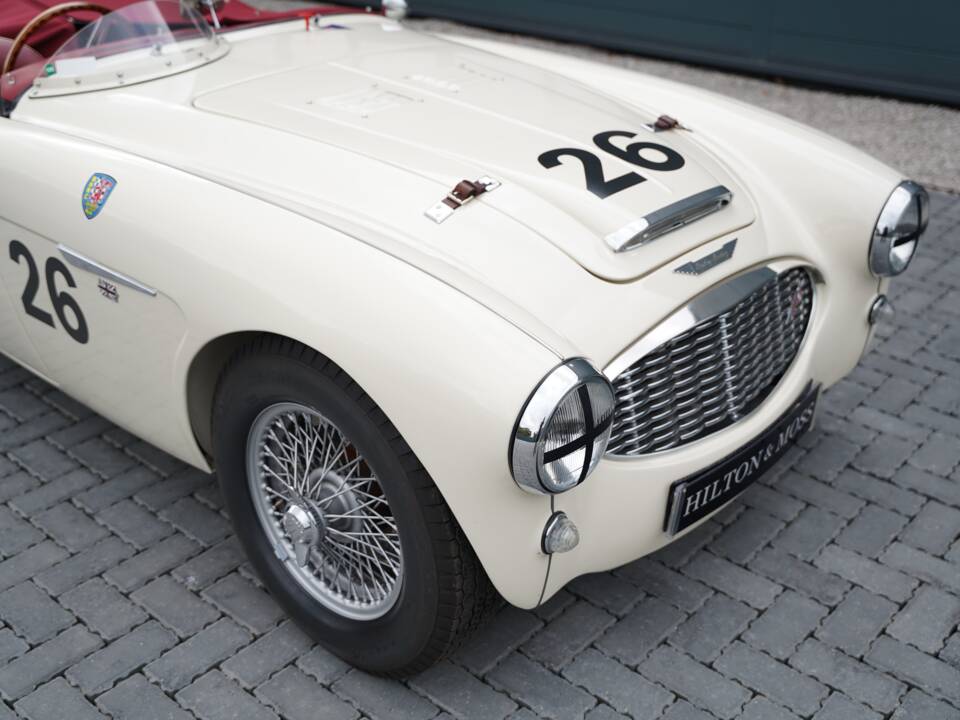 Image 27/50 of Austin-Healey 100&#x2F;6 (BN6) (1958)