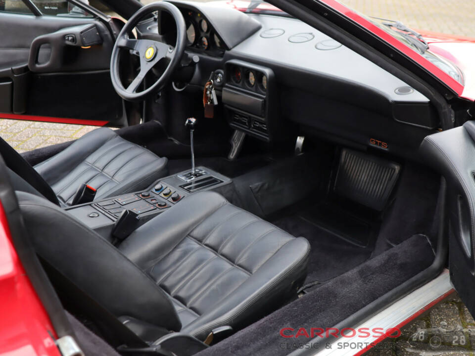 Image 18/44 of Ferrari 328 GTS (1987)