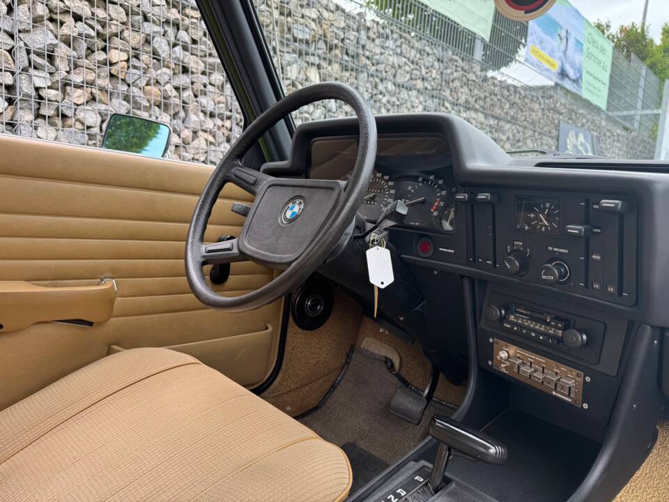 Bild 32/57 von BMW 320 (1978)