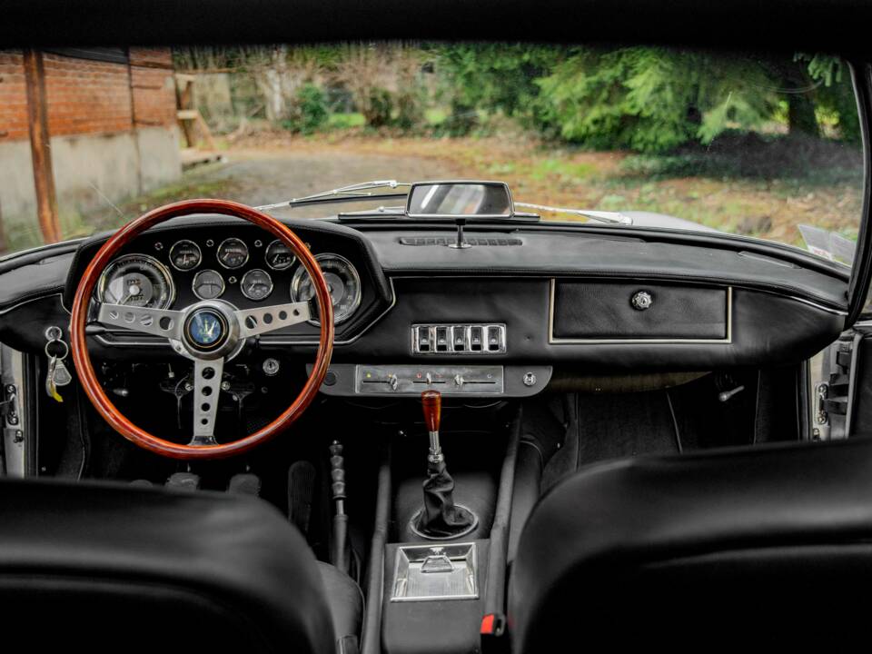 Image 8/10 of Maserati Mistral 3700 (1967)