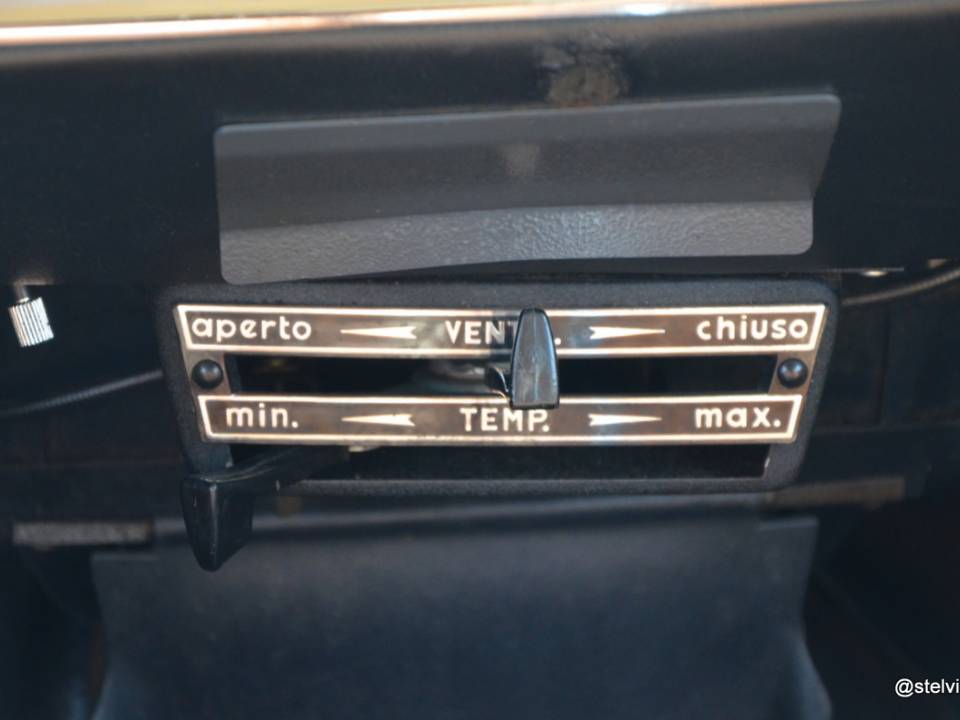 Image 11/14 of Alfa Romeo Giulia 1300 TI (1969)