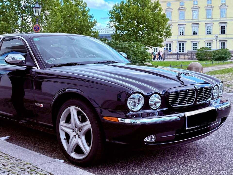 Bild 2/4 von Jaguar XJ 3.0 (2005)