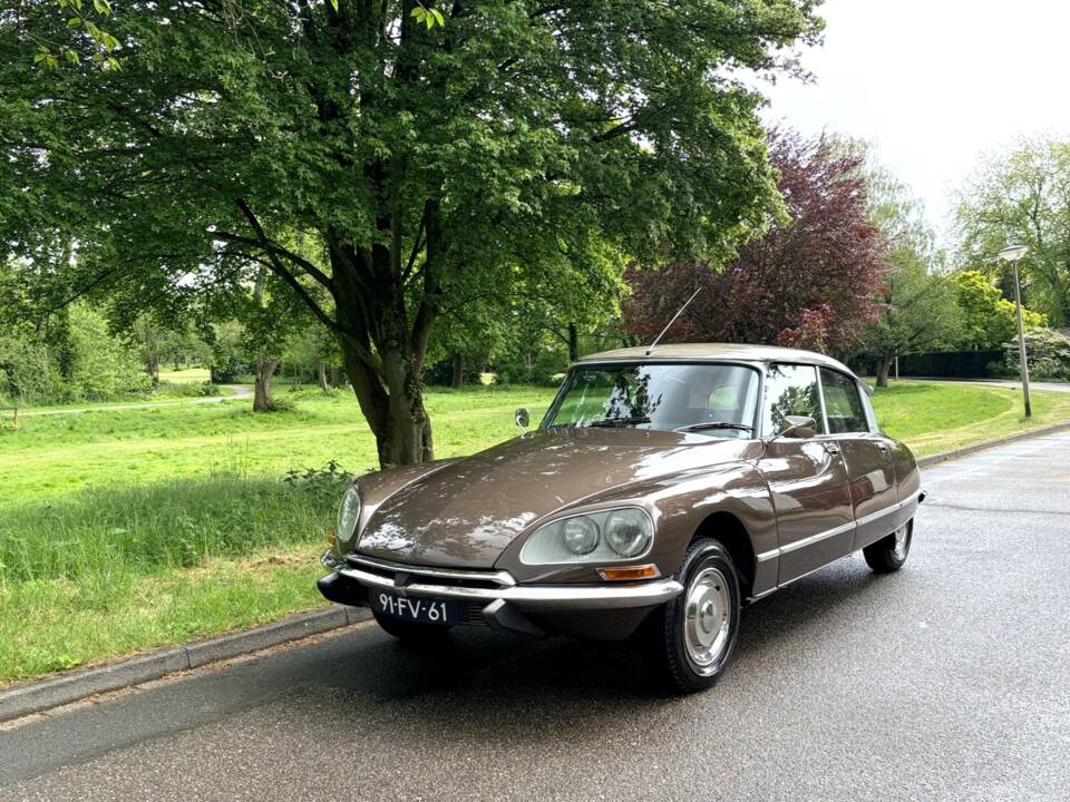 Immagine 1/18 di Citroën DS 23 Pallas (1975)