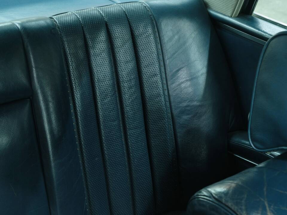 Image 41/50 of Mercedes-Benz 280 SE 3,5 (1970)