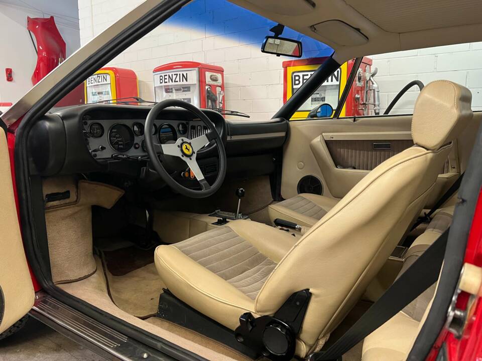 Image 6/17 of Ferrari Dino 308 GT4 (1977)
