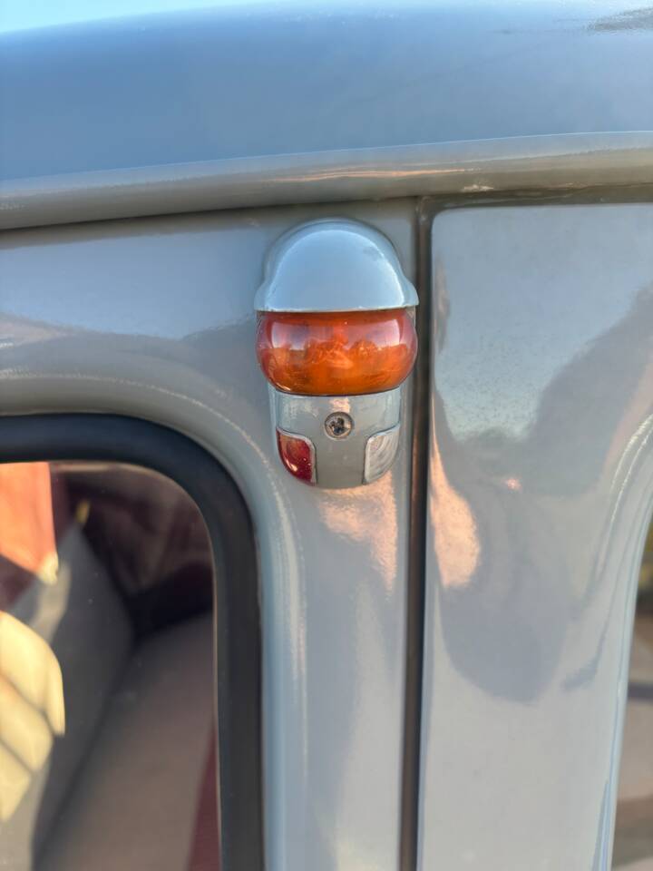 Image 36/133 of Volvo PV 444 (1954)