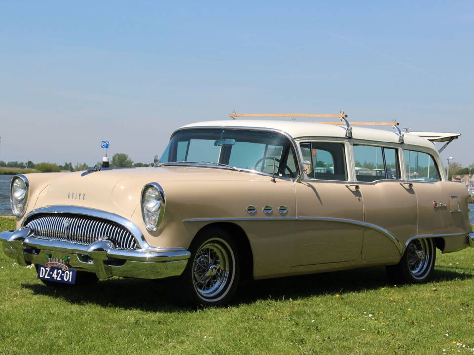 Image 15/29 of Buick 60 Century (1954)