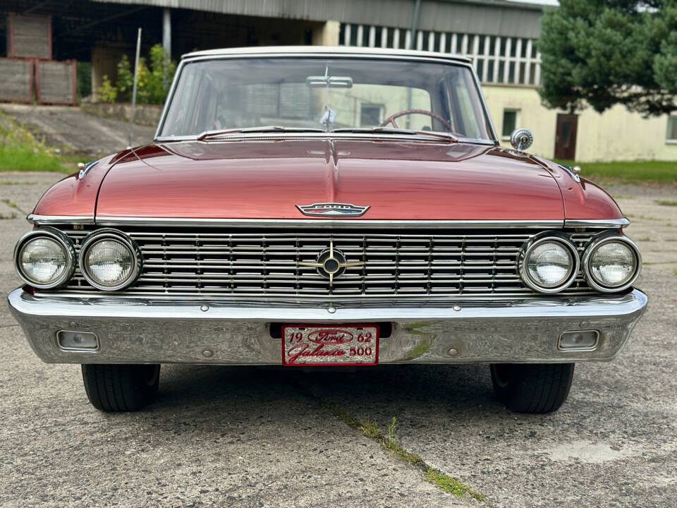 Image 2/20 of Ford Galaxie 500 (1962)