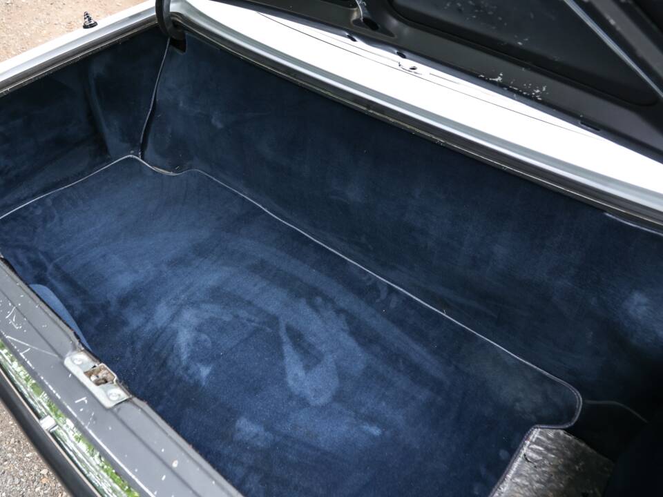 Image 32/43 of Mercedes-Benz 300 SL (1989)