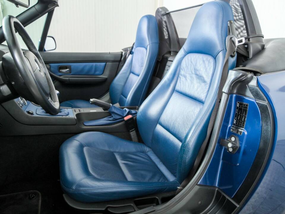 Bild 20/50 von BMW Z3 1.9i (2000)