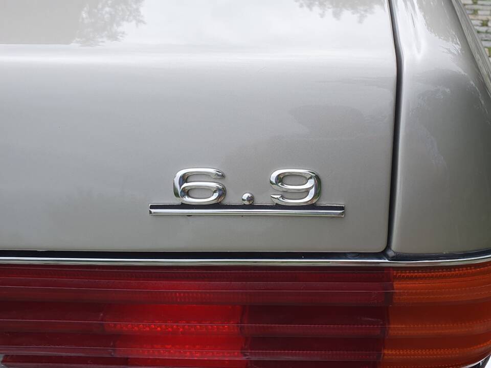 Immagine 2/31 di Mercedes-Benz 450 SEL 6,9 (1975)