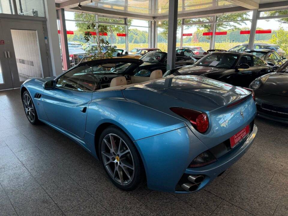 Immagine 27/42 di Ferrari California (2011)