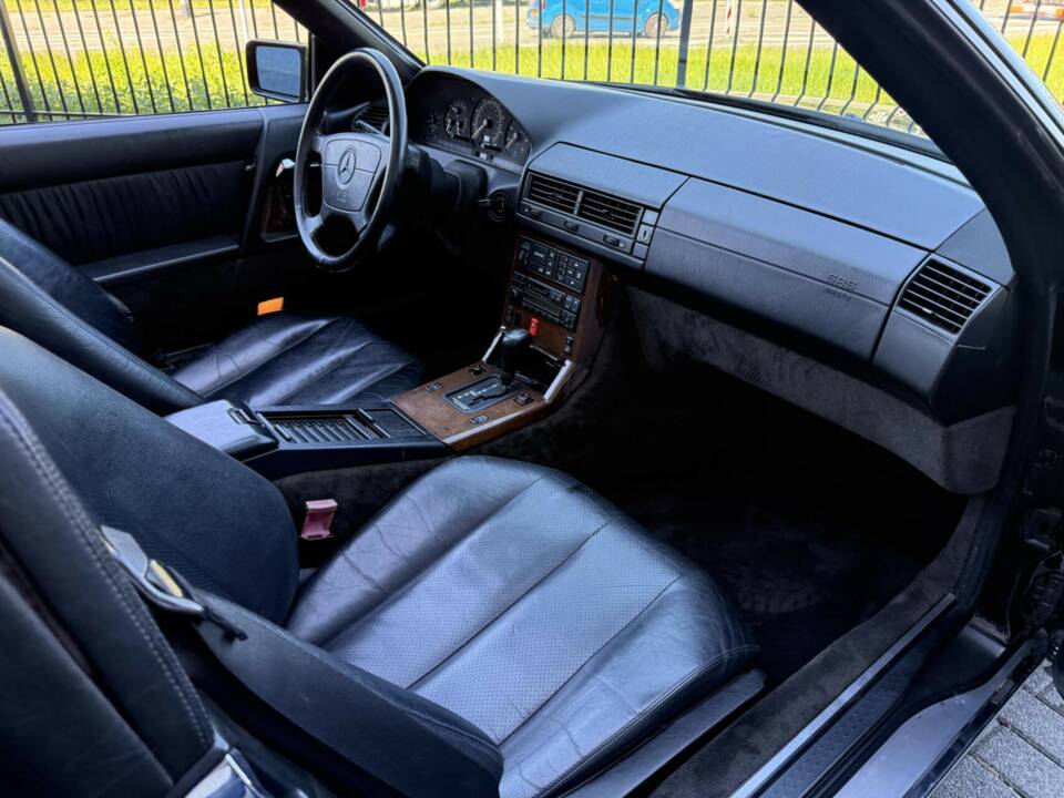 Image 21/46 of Mercedes-Benz SL 320 (1995)