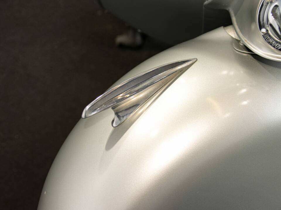 Bild 42/50 von Piaggio Vespa 150 GS (1958)