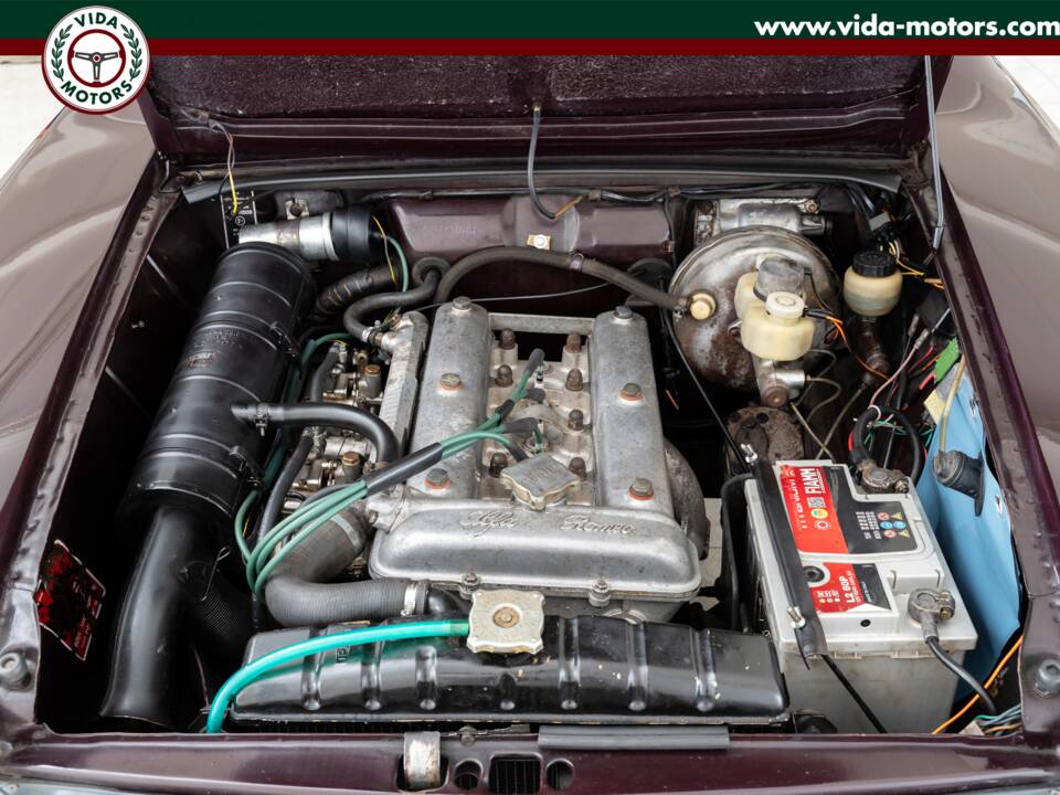 Image 14/15 of Alfa Romeo Giulia Super 1.3 (1972)