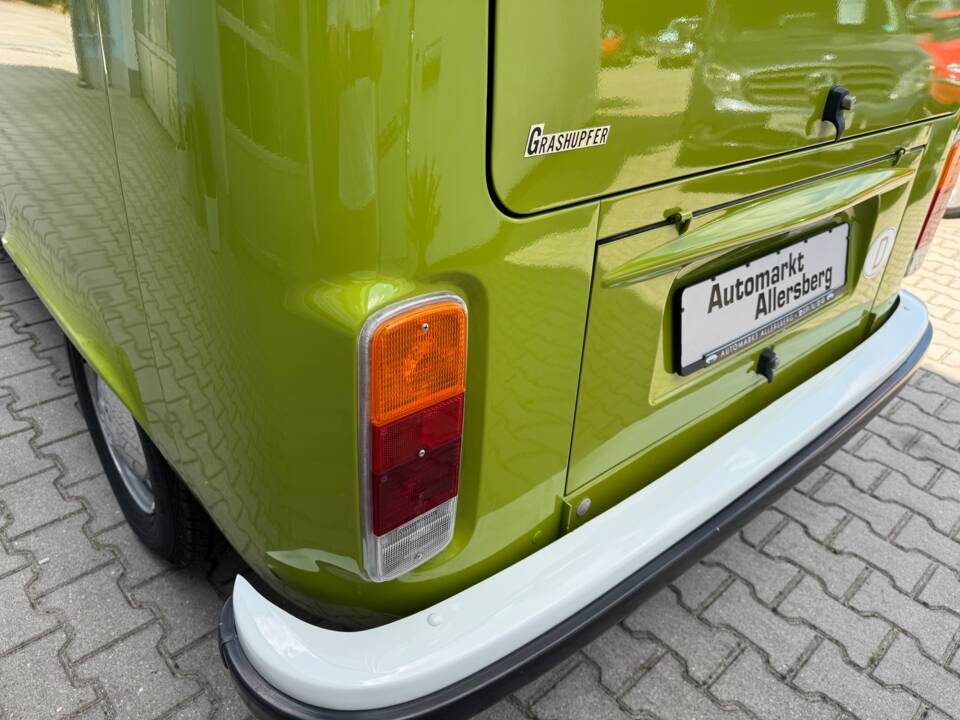 Image 40/100 of Volkswagen T2b Westfalia (1979)