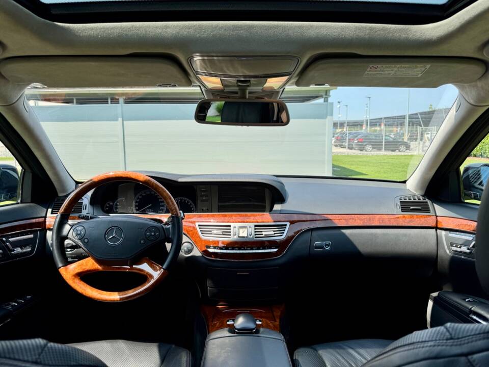 Bild 32/79 von Mercedes-Benz S 500 BlueEFFICIENCY (2011)
