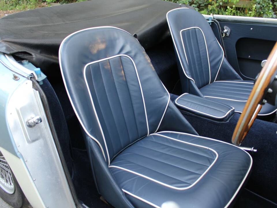 Bild 10/16 von Austin-Healey 100&#x2F;6 (BN4) (1958)