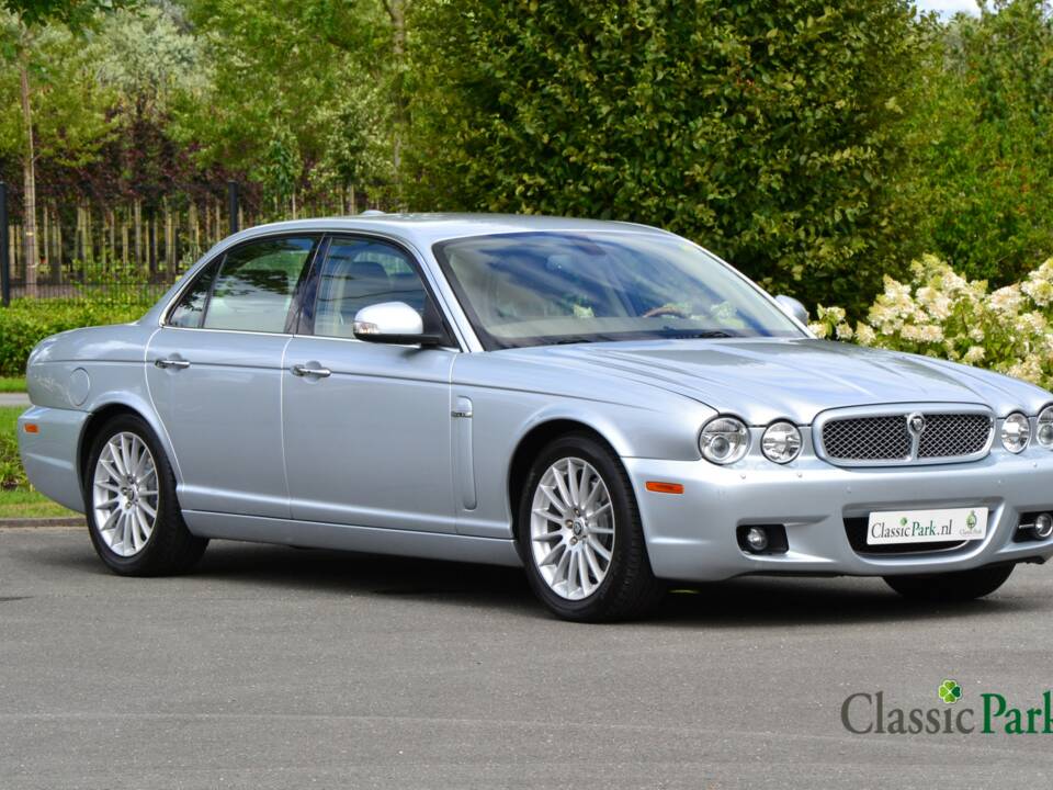 Immagine 7/46 di Jaguar XJ 8 3.5 (2007)
