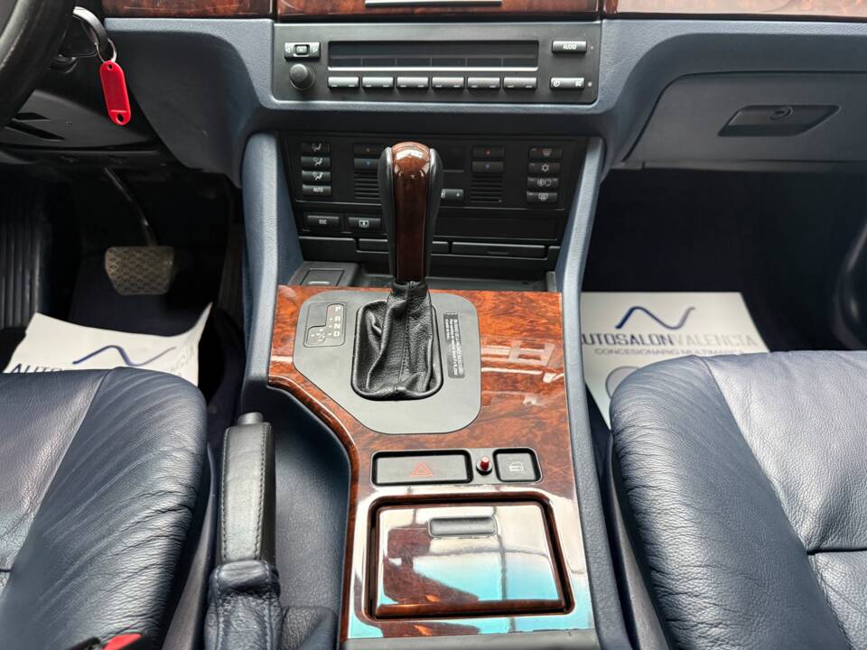 Bild 15/25 von BMW 540i (1998)
