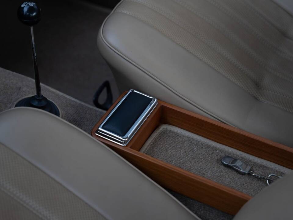 Immagine 53/93 di Mercedes-Benz 230 SL (1965)