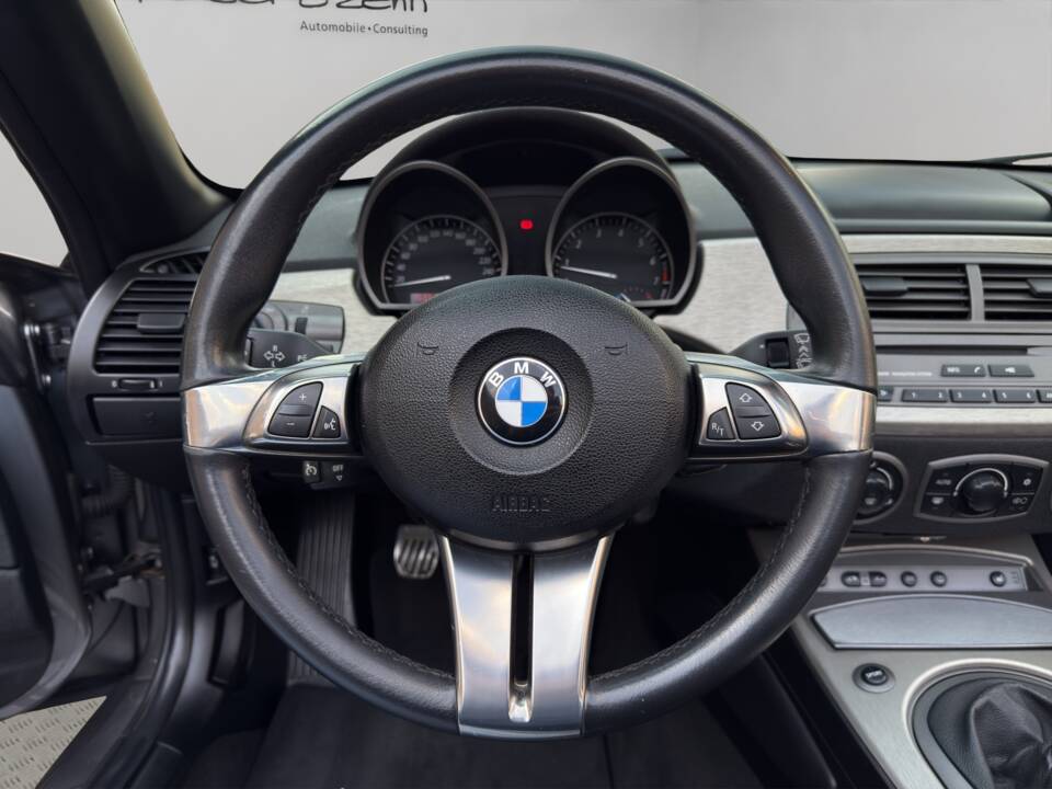 Bild 13/34 von BMW Z4 3.0i (2004)