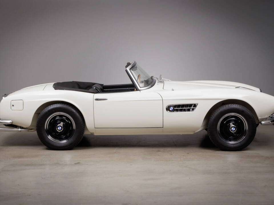 Image 12/43 of BMW 507 (1959)