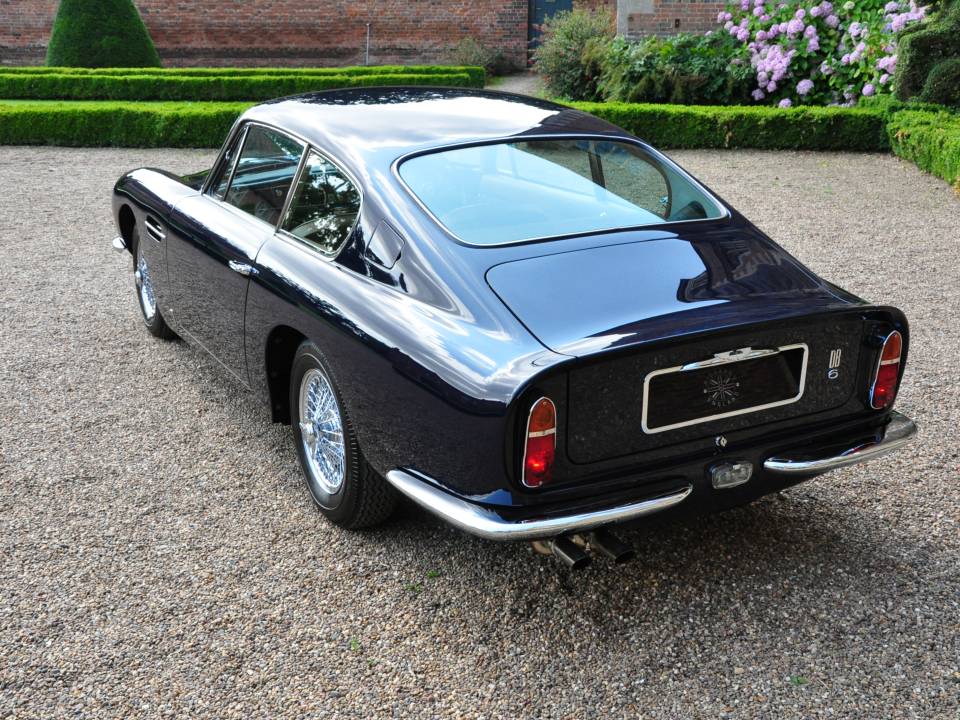Image 4/57 of Aston Martin DB 6 (1967)