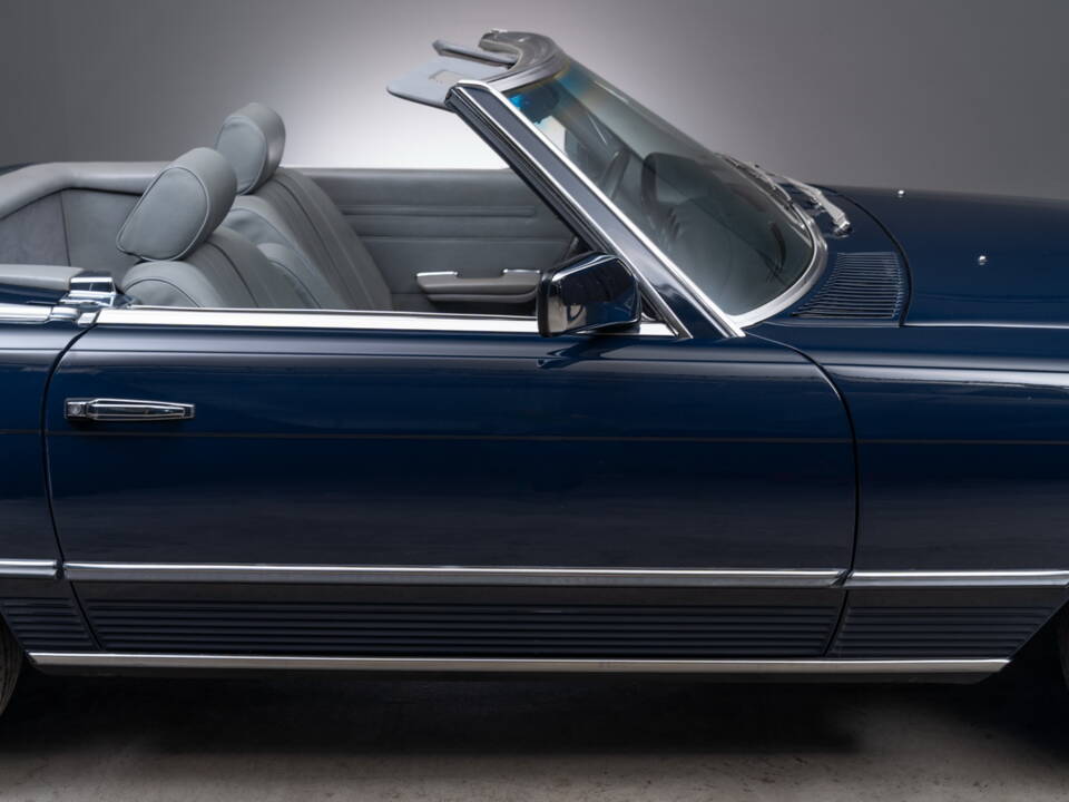 Image 10/24 of Mercedes-Benz 500 SL (1983)