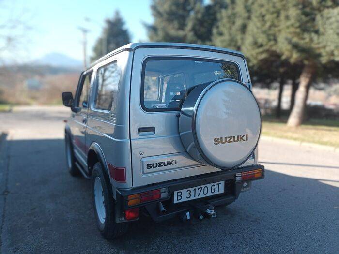 Image 4/9 of Suzuki SJ 410 (1985)