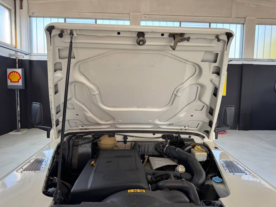 Bild 61/61 von Land Rover Defender 90 Td5 (2000)