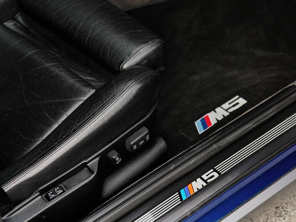 Immagine 59/74 di BMW M5 (1992)