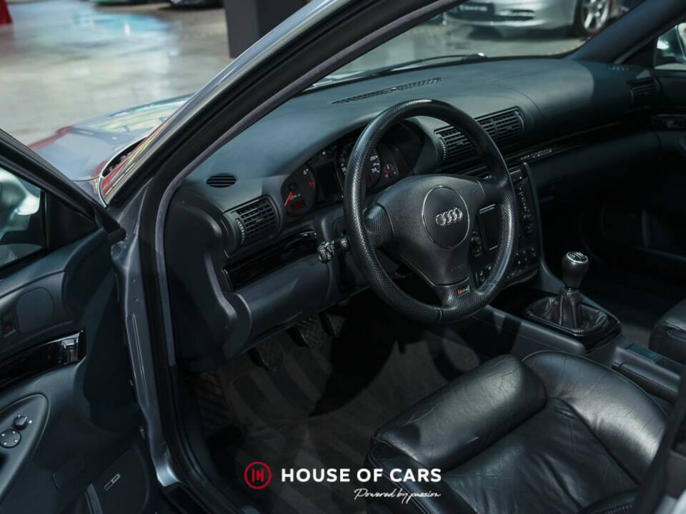 Bild 14/24 von Audi RS4 Avant (2001)