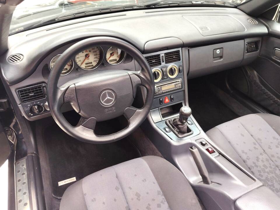 Bild 28/46 von Mercedes-Benz SLK 200 (2000)