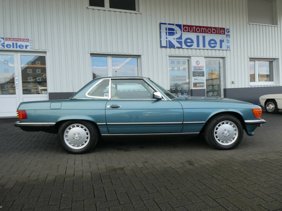 Immagine 7/30 di Mercedes-Benz 560 SL (1986)