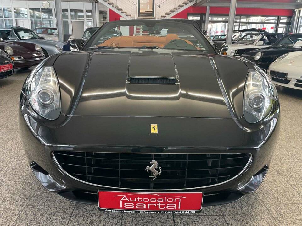 Immagine 2/19 di Ferrari California (2012)