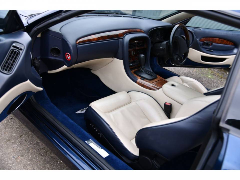Imagen 13/14 de Aston Martin DB 7 Vantage (2001)