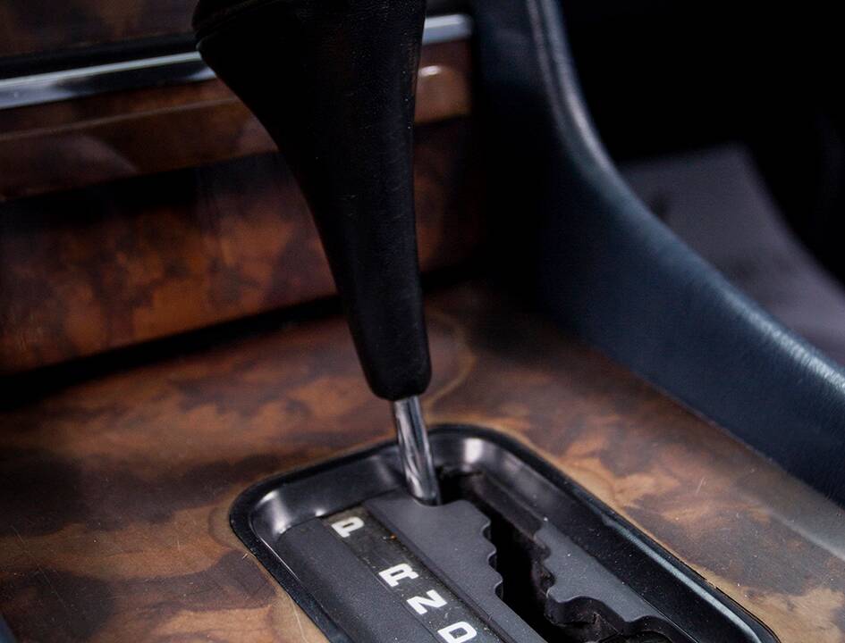 Bild 27/38 von Mercedes-Benz 560 SL (1986)