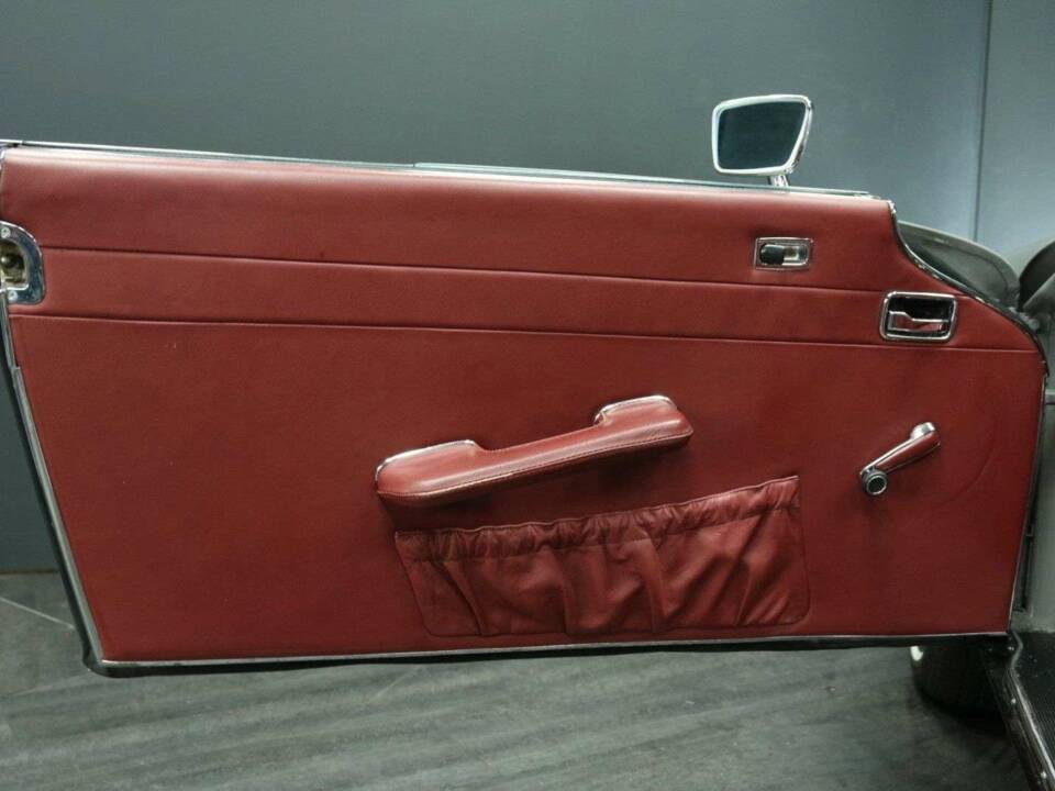 Bild 10/50 von Mercedes-Benz 250 SE (1968)